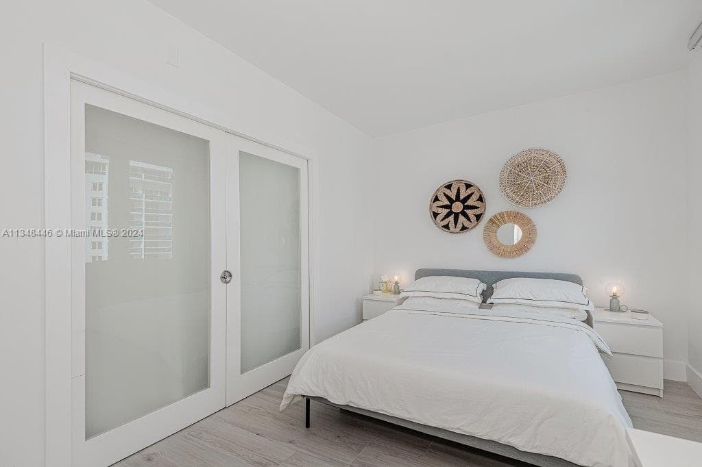 2301 Collins Ave 1115 photo 15