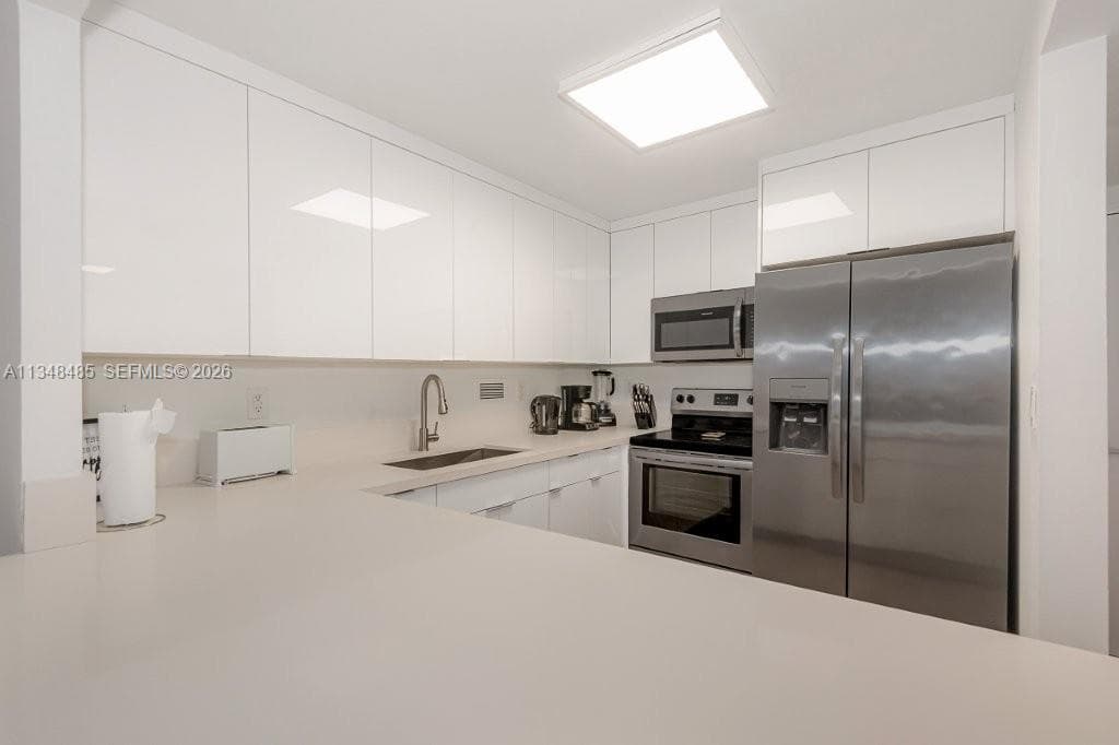 2301 Collins Ave 927 photo 13