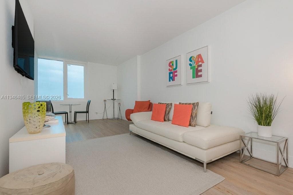 2301 Collins Ave 927 photo 10