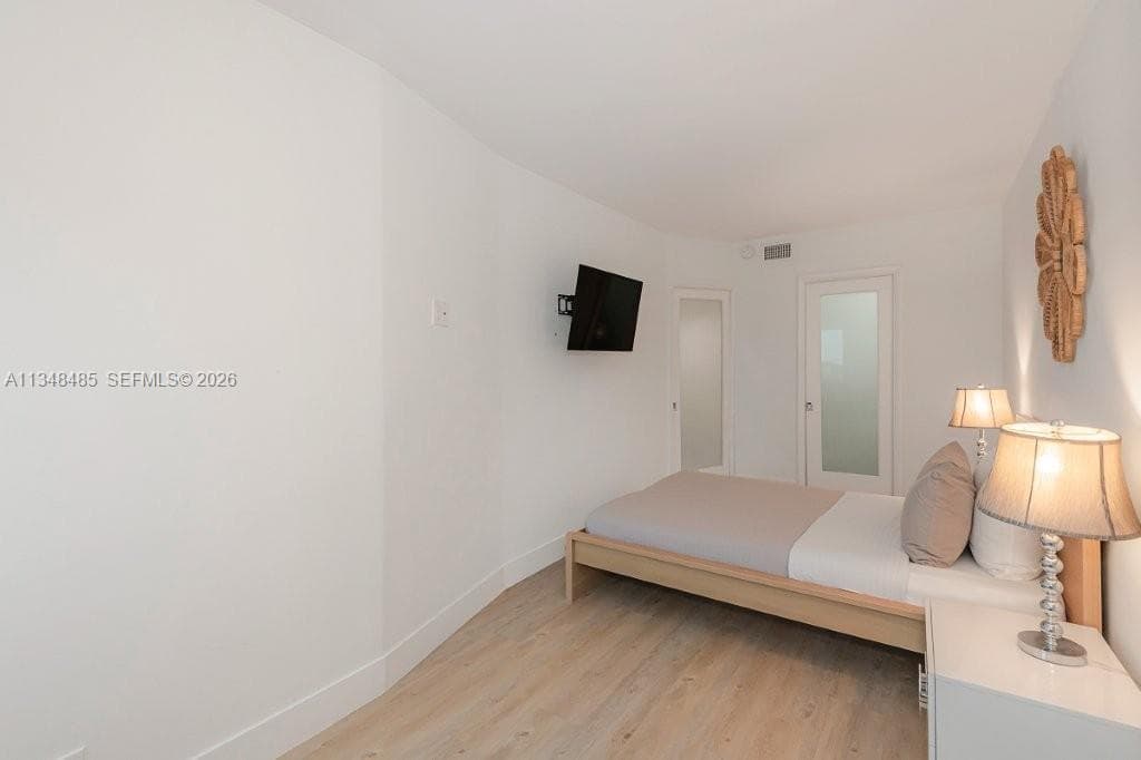 2301 Collins Ave 927 photo 19