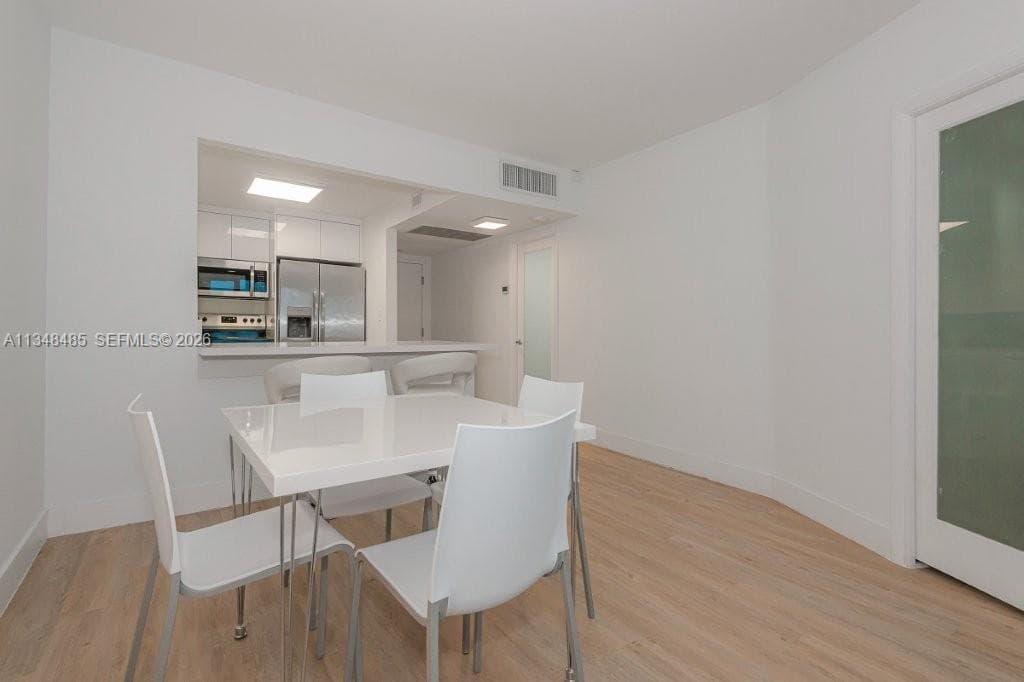 2301 Collins Ave 927 photo 21