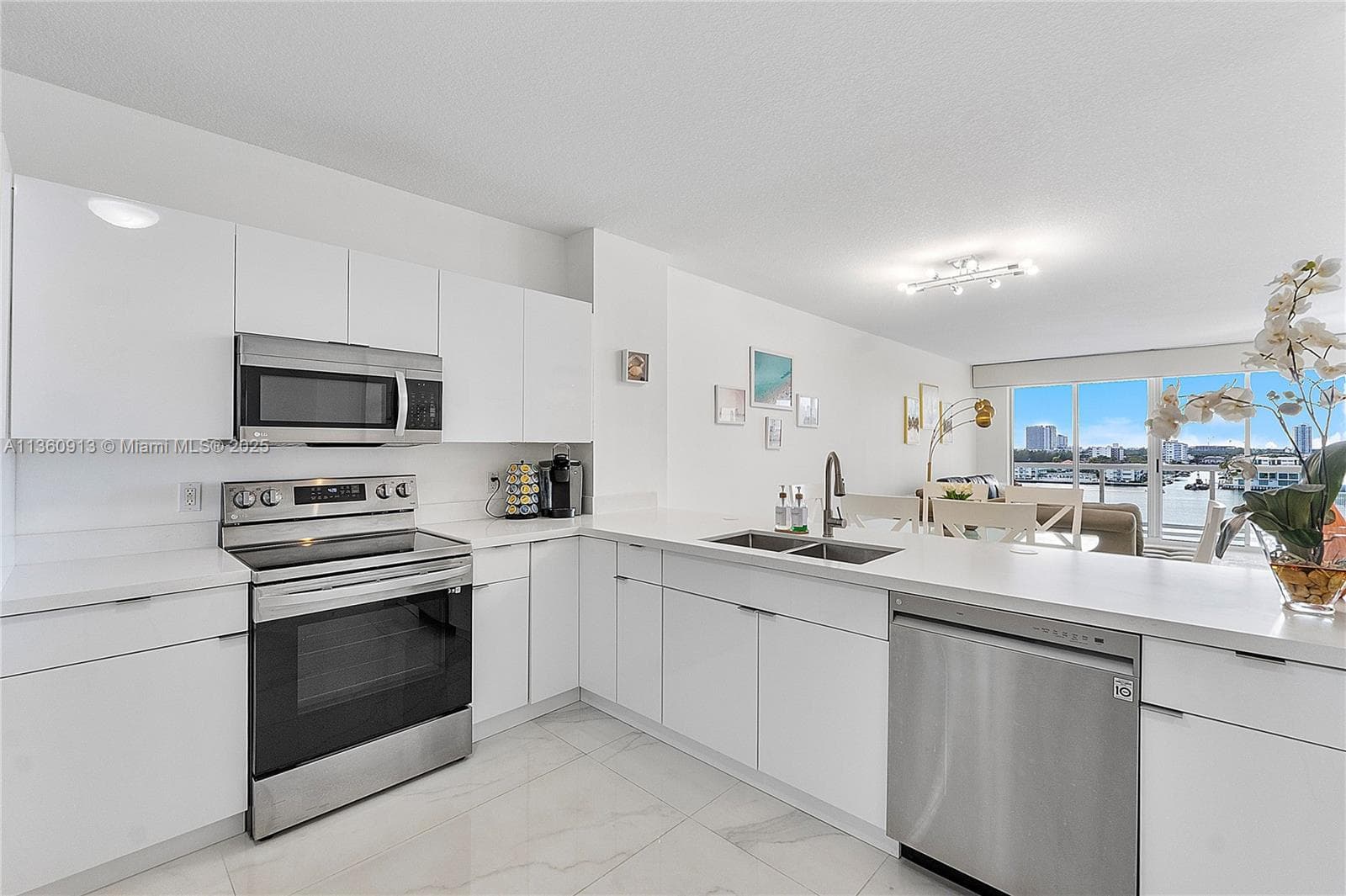 17050 N Bay Rd 807 photo 11