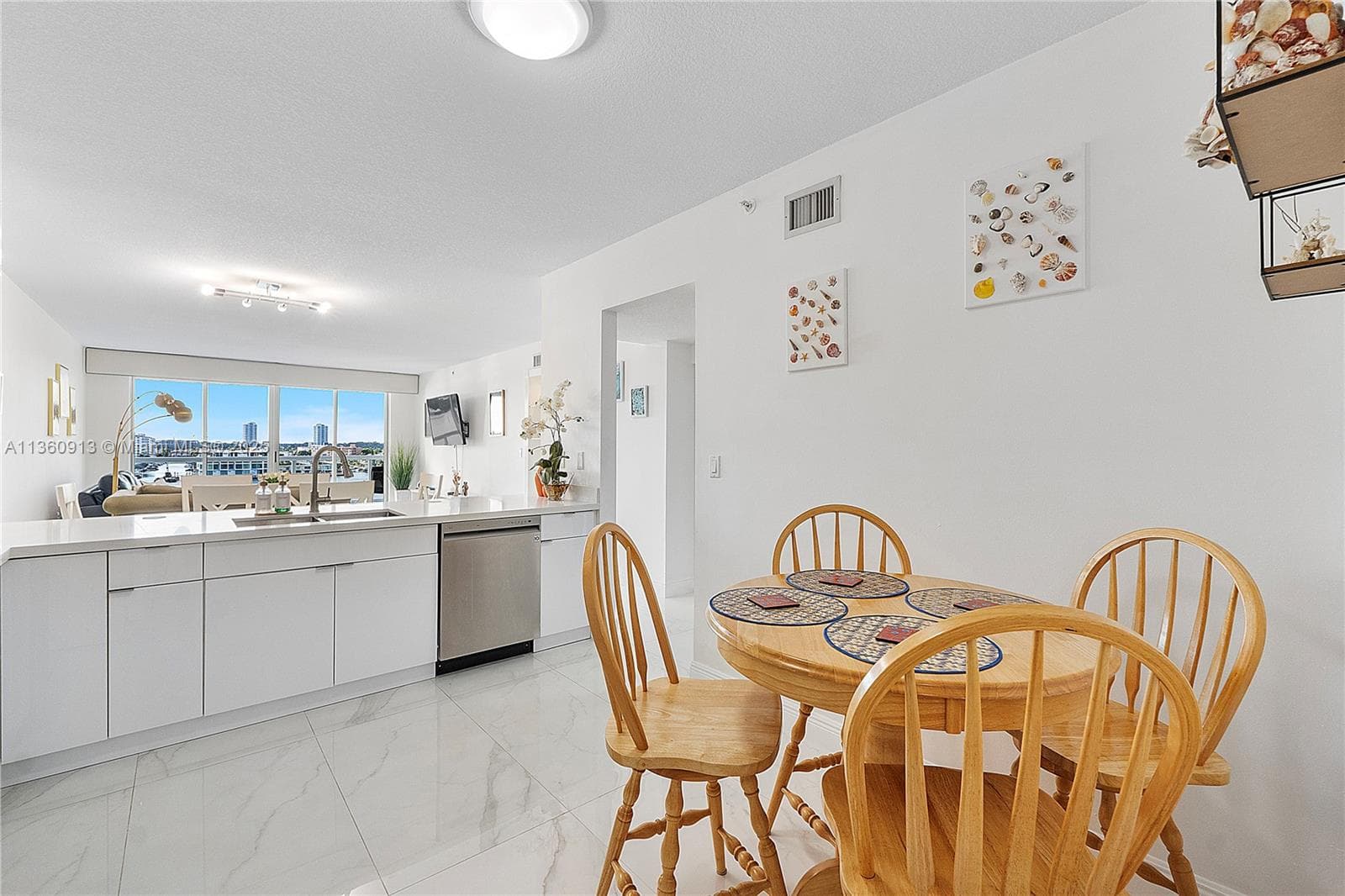 17050 N Bay Rd 807 photo 8