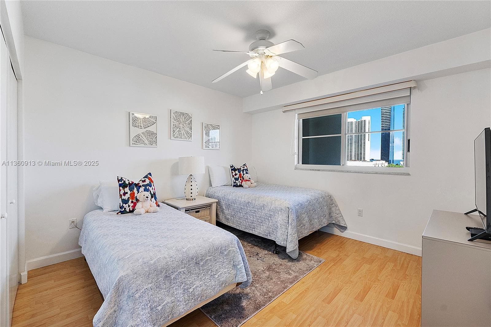 17050 N Bay Rd 807 photo 25