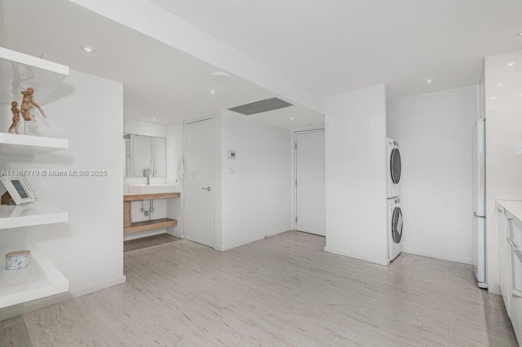2301 Collins Ave 1032 photo 12