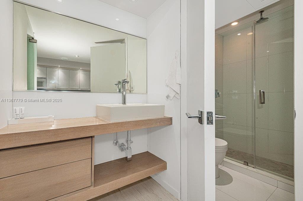2301 Collins Ave 1032 photo 18