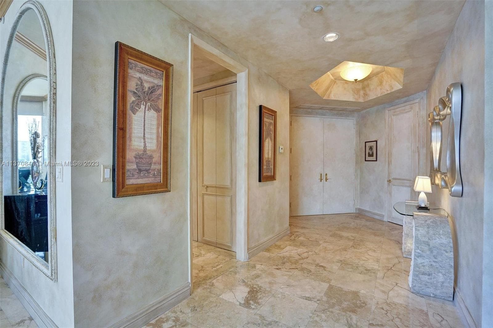 2600 Island Blvd 101 photo 6