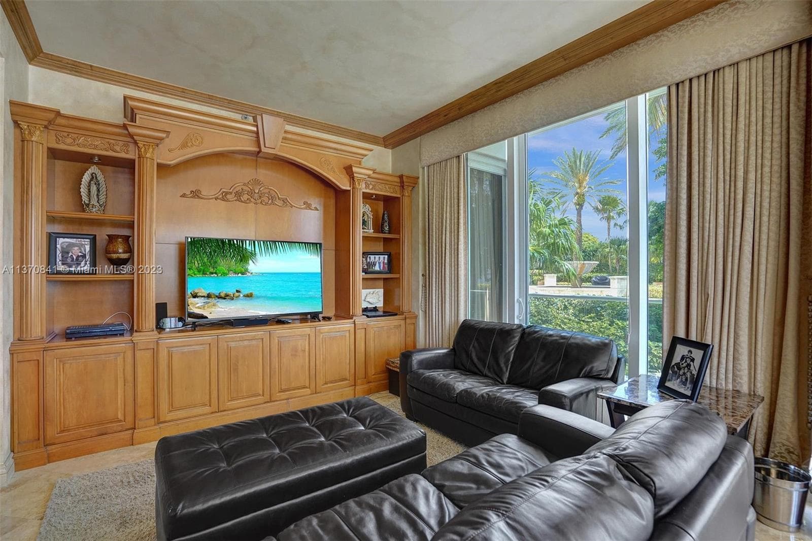 2600 Island Blvd 101 photo 14