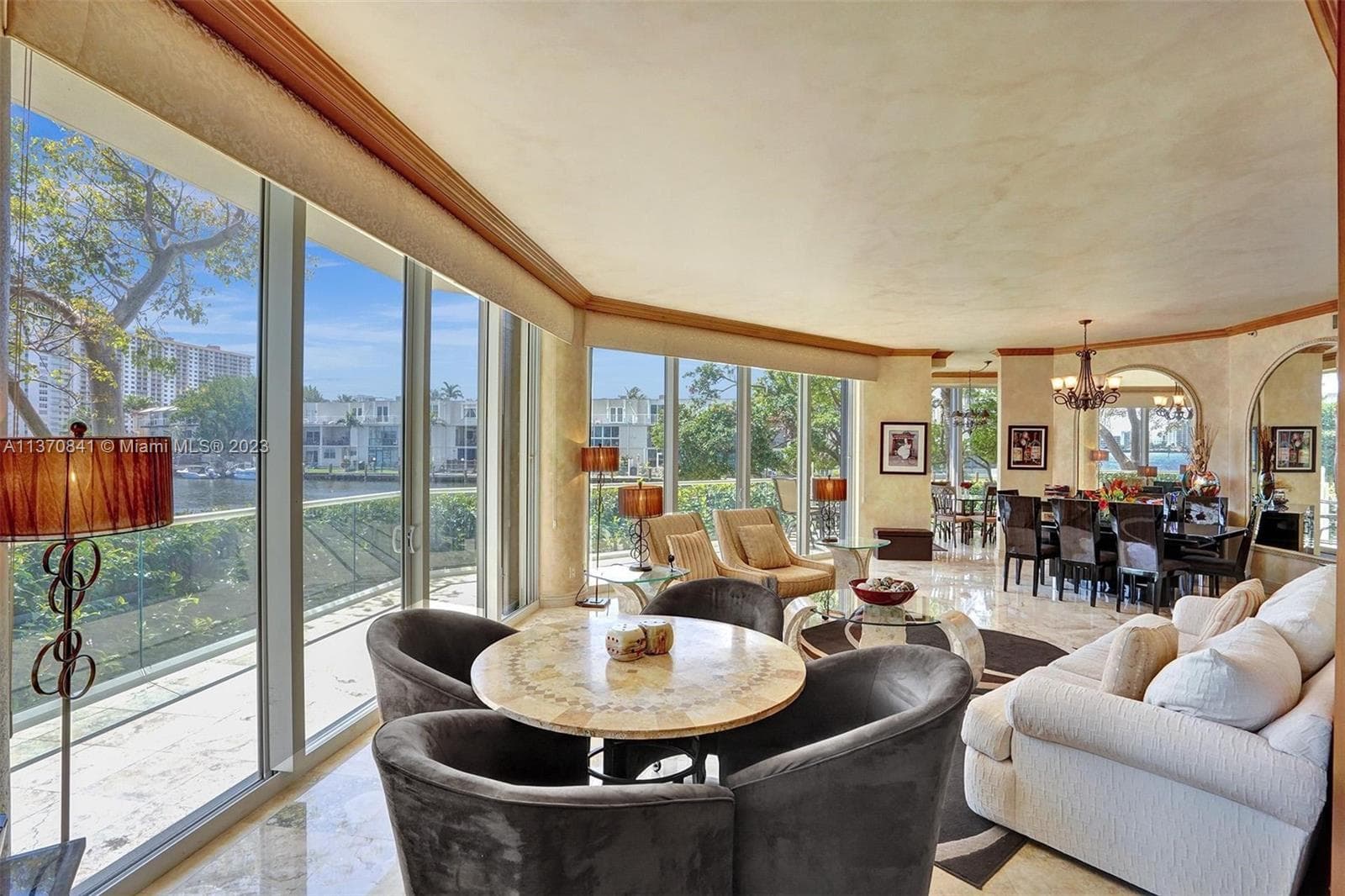 2600 Island Blvd 101 photo 11