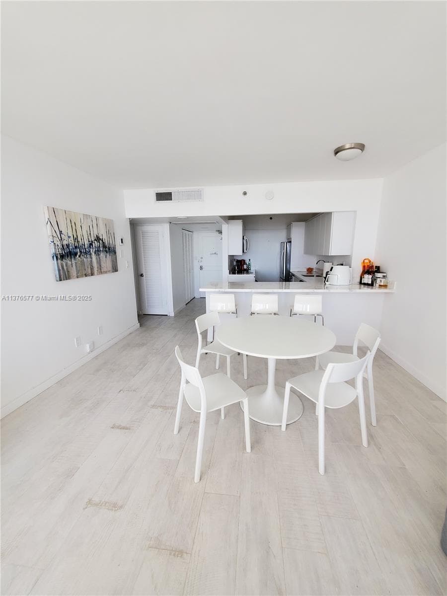 100 Lincoln Rd 1244 photo 18
