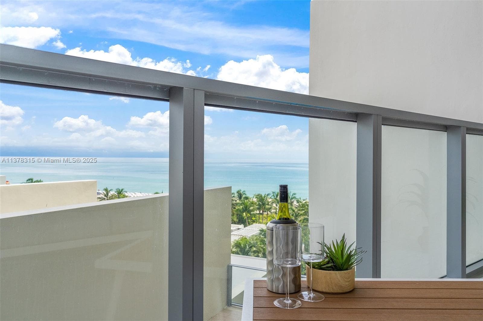 2201 Collins Ave 811 photo 16