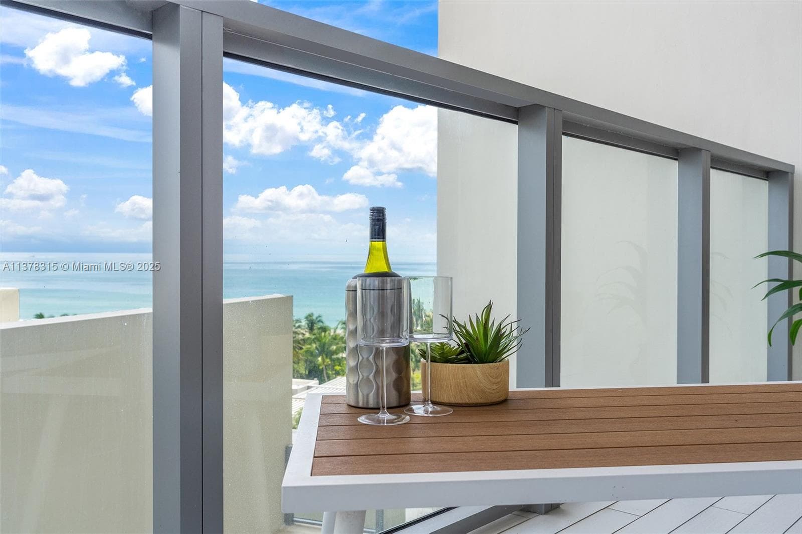 2201 Collins Ave 811 photo 15