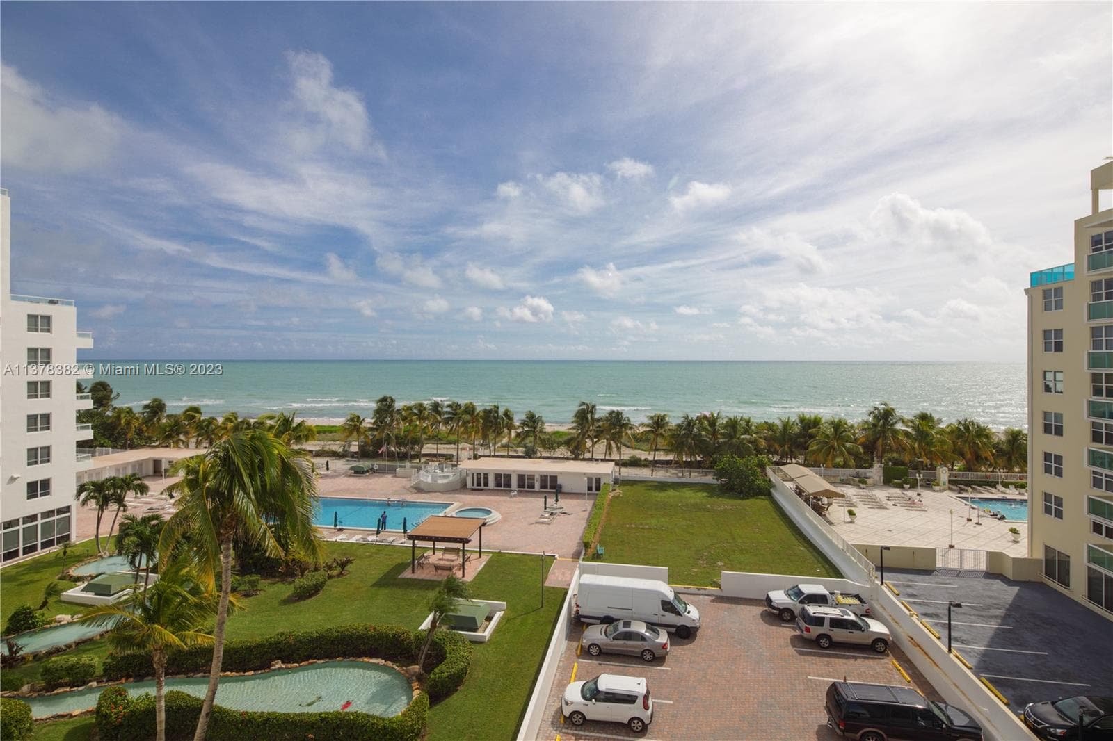 5005 Collins Ave 610 photo 2