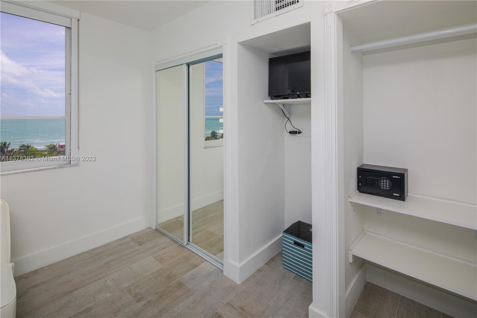 5005 Collins Ave 610 photo 22