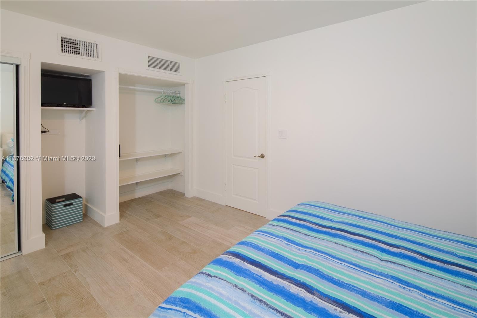 5005 Collins Ave 610 photo 20