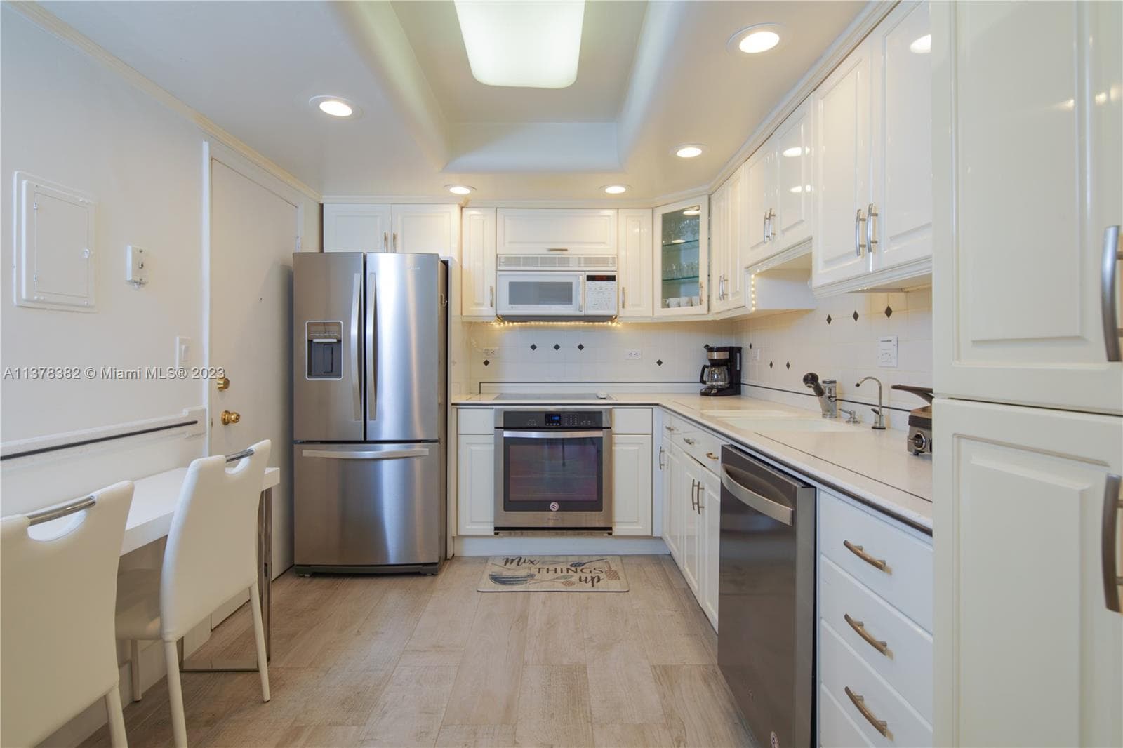 5005 Collins Ave 610 photo 11