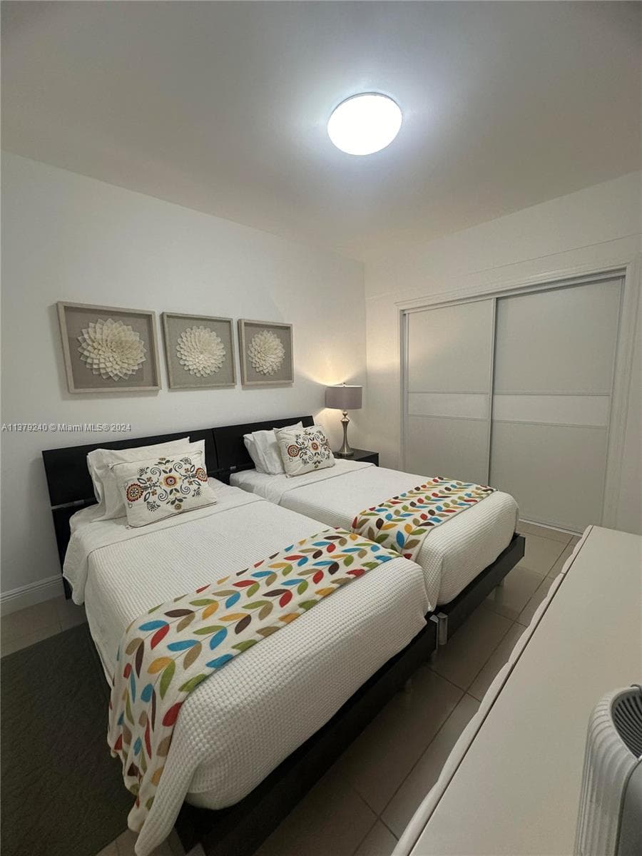 1830 S Ocean Dr 2010 photo 9