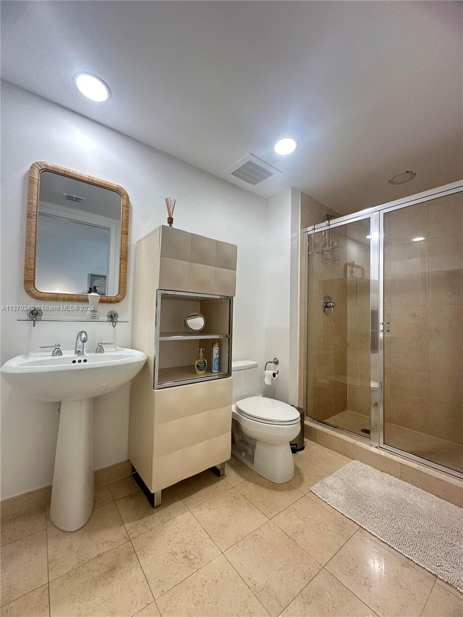 1830 S Ocean Dr 2010 photo 10
