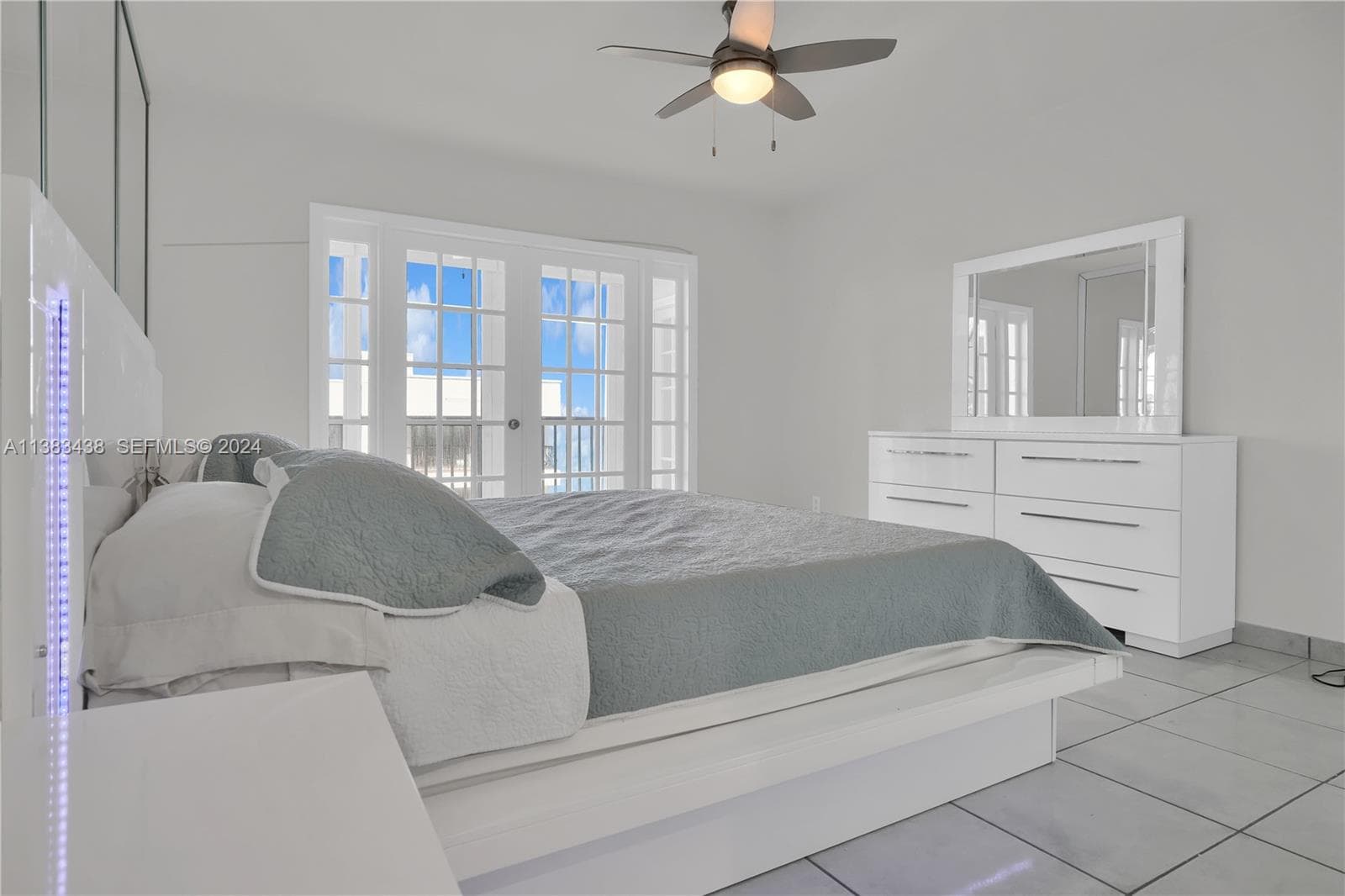 5401 Collins Ave 601 photo 22
