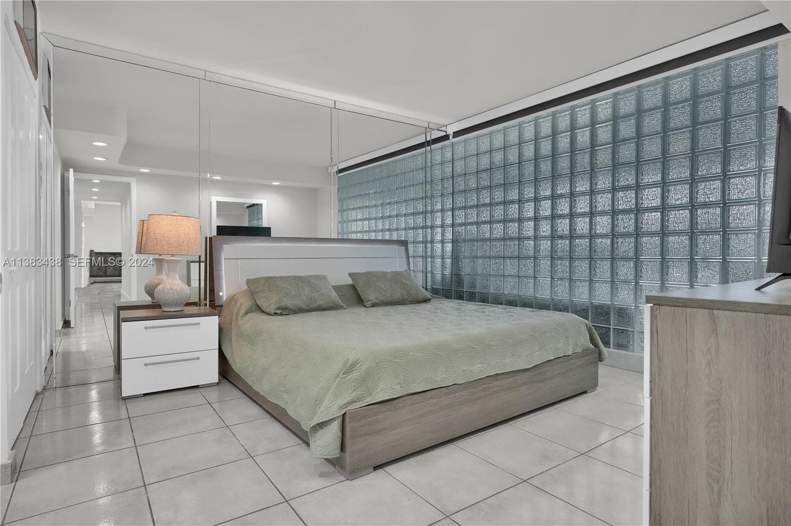 5401 Collins Ave 601 photo 19
