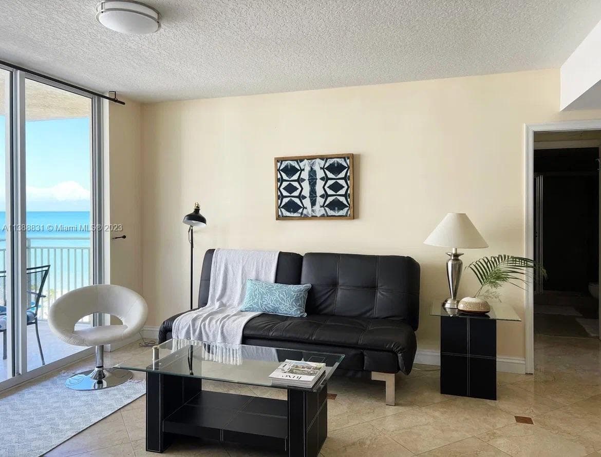 2080 S Ocean Dr 806 photo 2