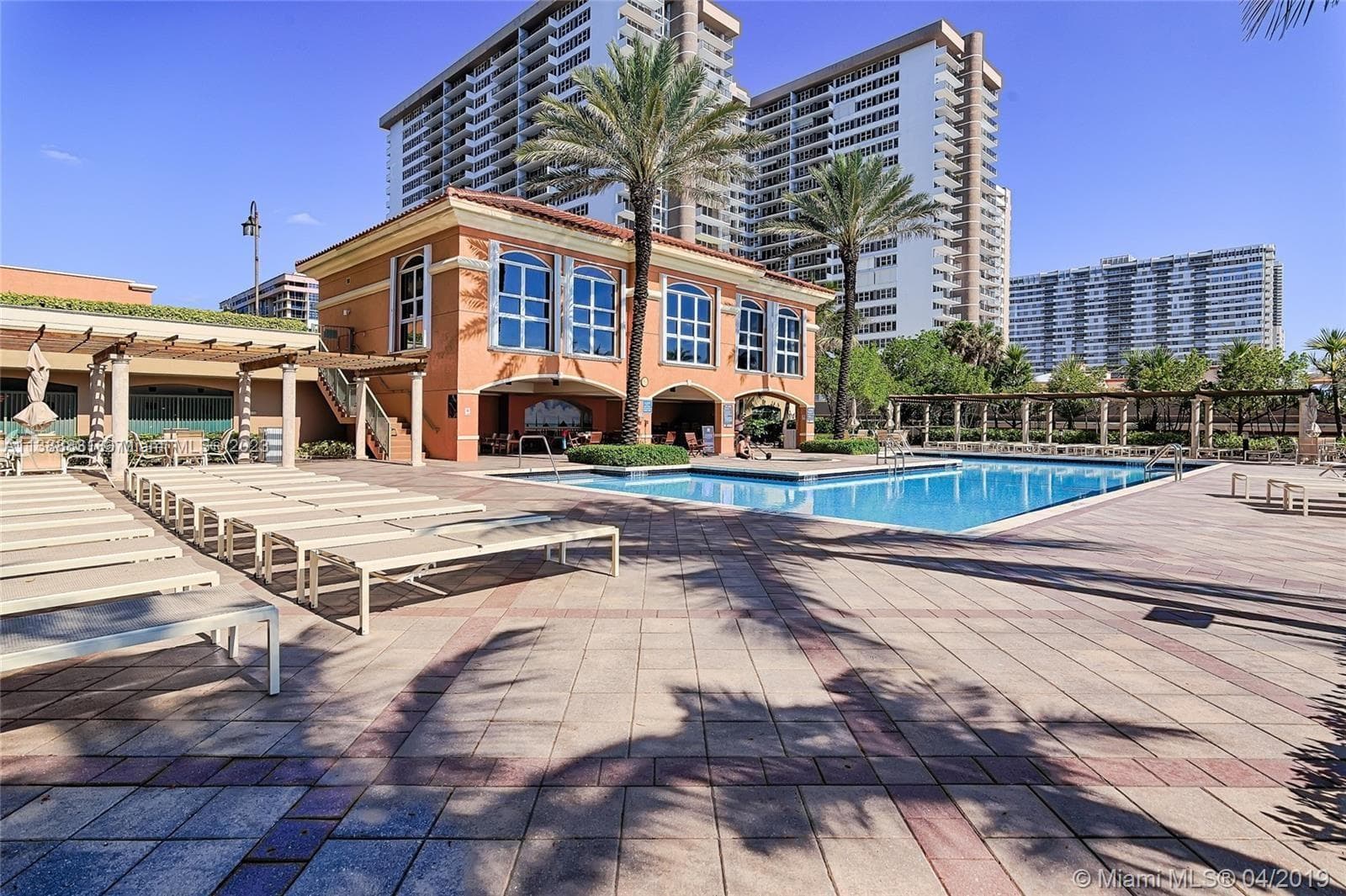 2080 S Ocean Dr 806 photo 17