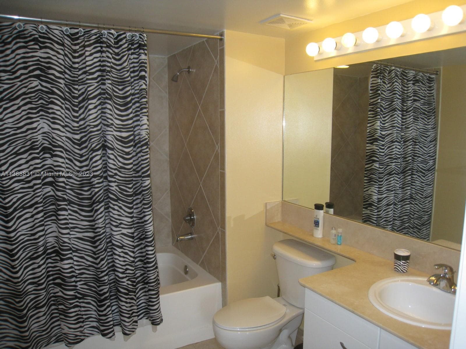 2080 S Ocean Dr 806 photo 12