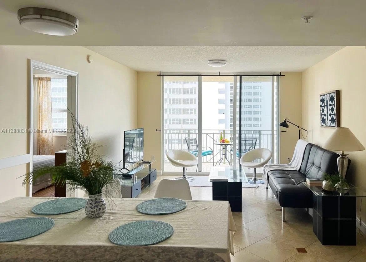2080 S Ocean Dr 806 photo 3