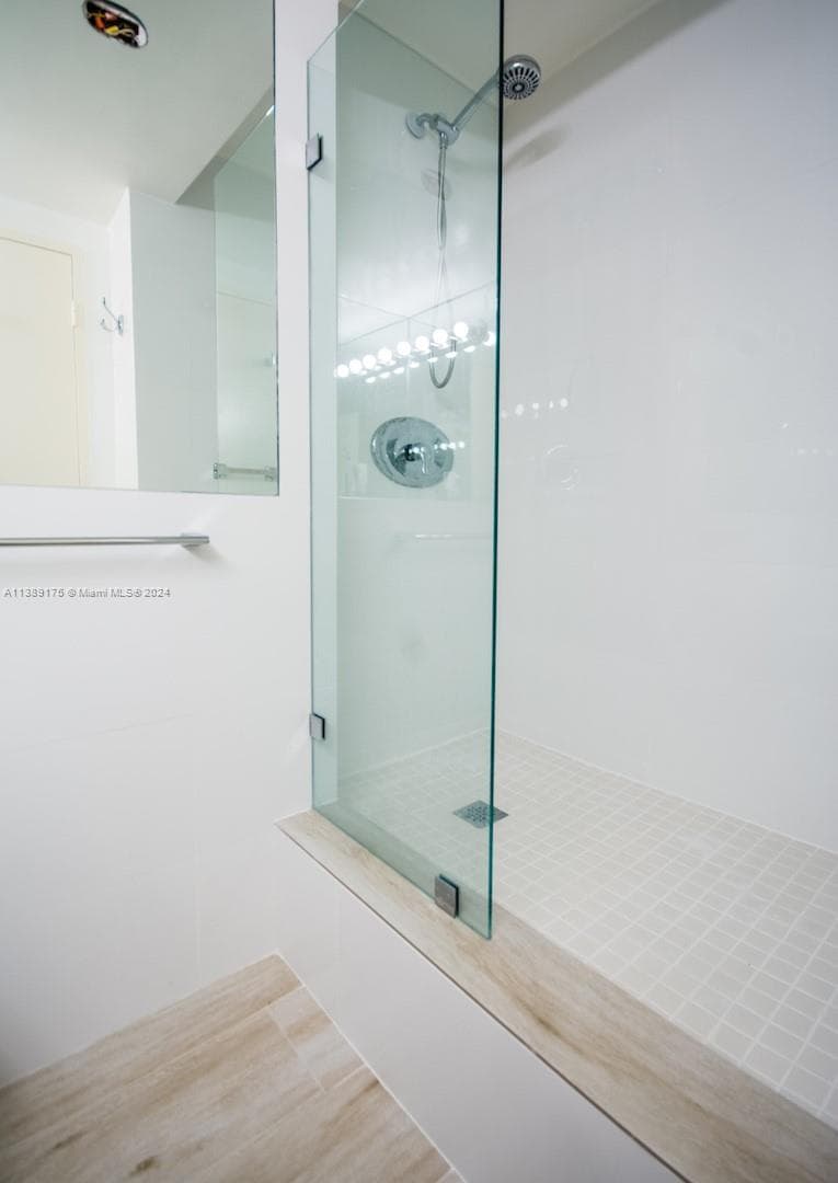 5601 Collins Ave 1204 photo 16
