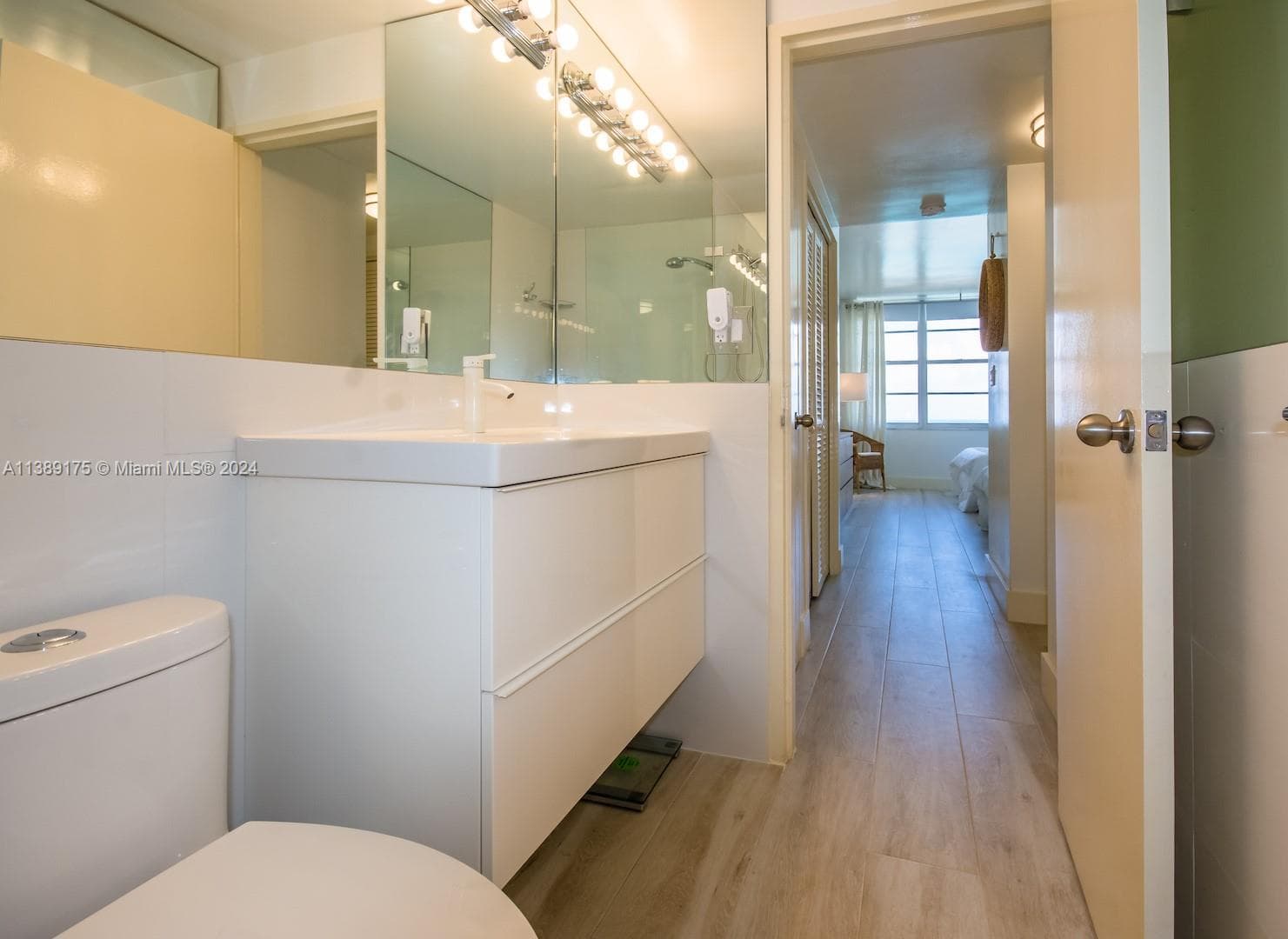5601 Collins Ave 1204 photo 14
