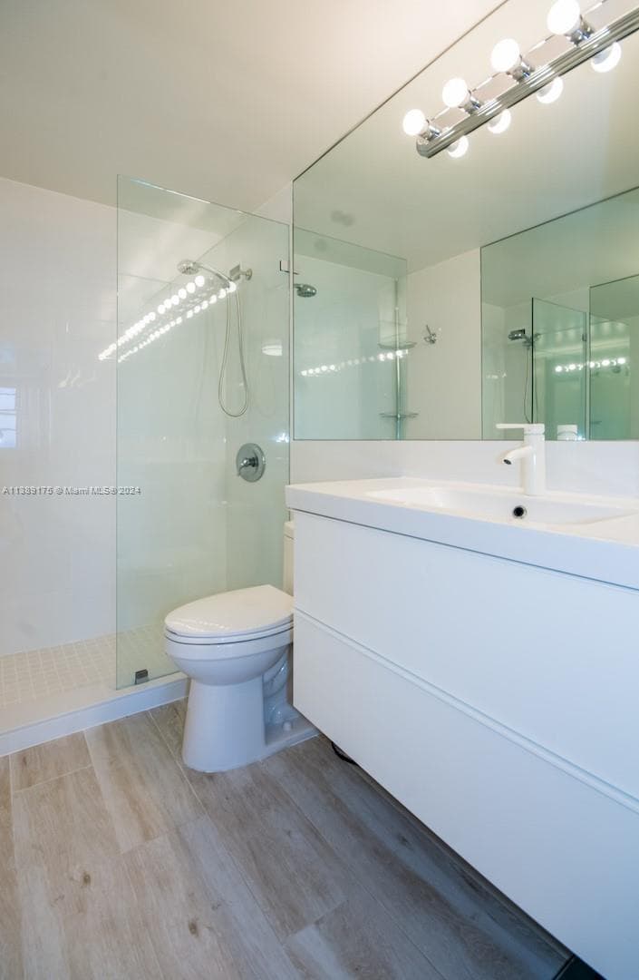 5601 Collins Ave 1204 photo 11