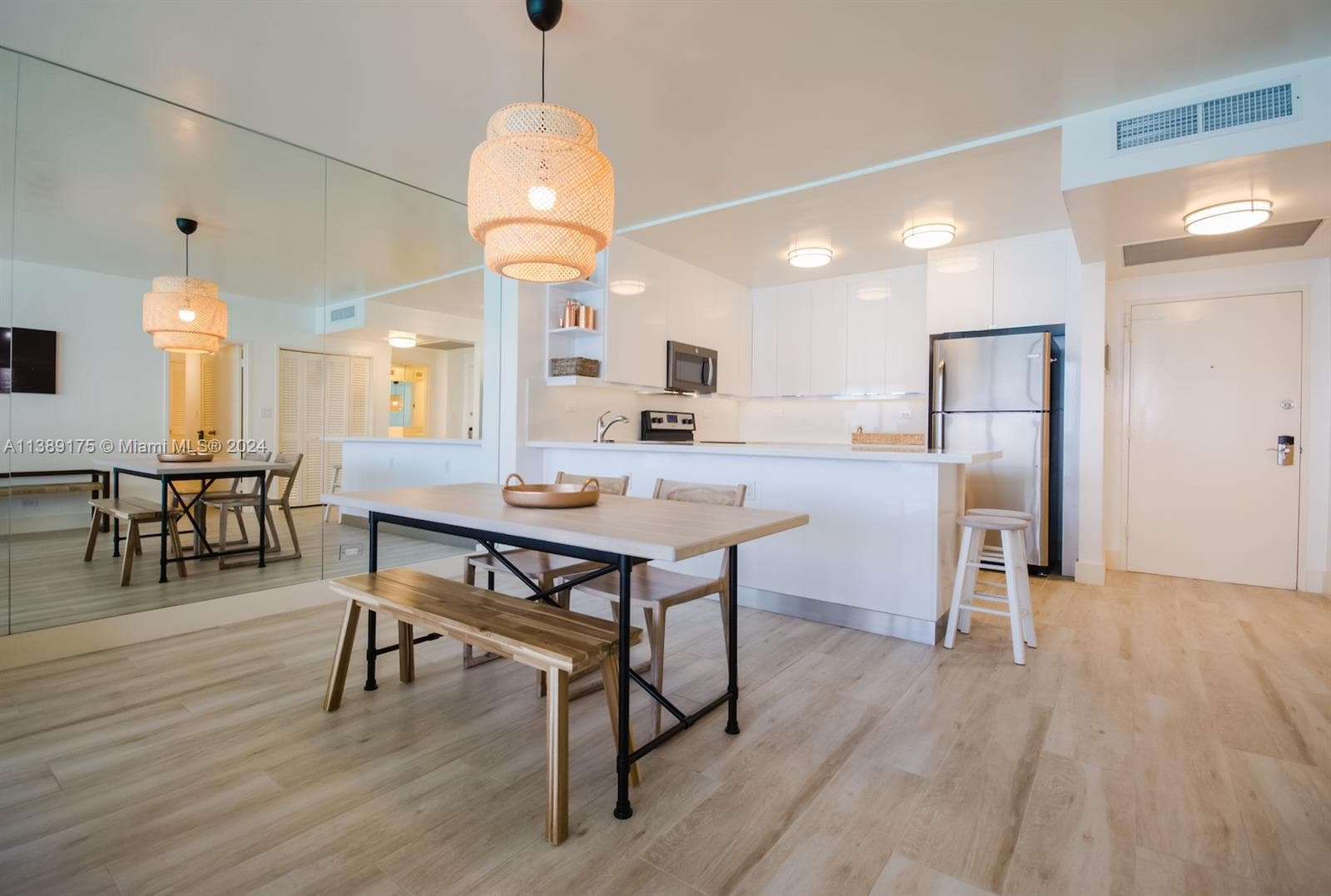 5601 Collins Ave 1204 photo 8