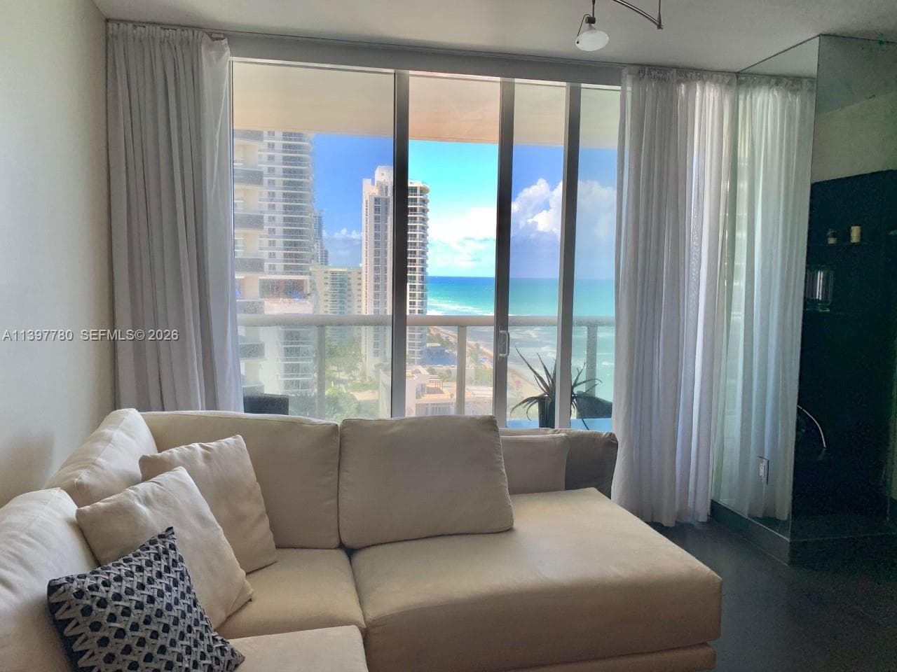 1830 S Ocean Dr 1610 photo 3