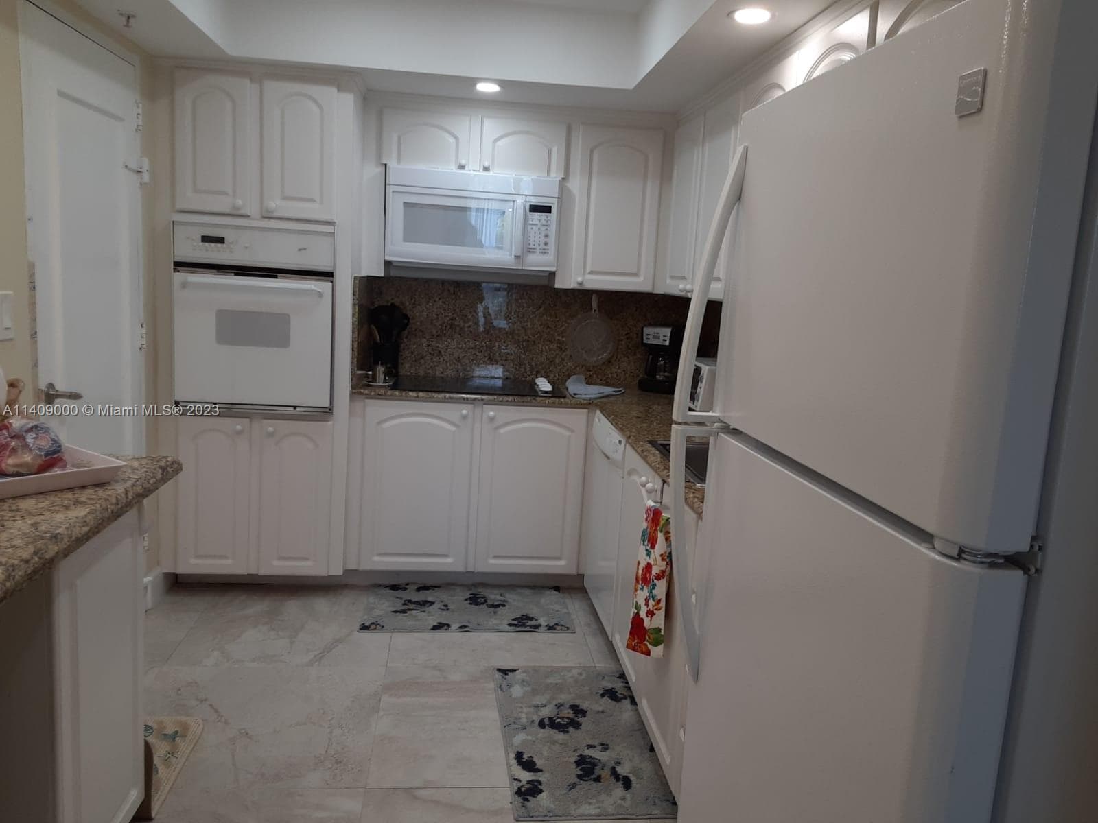 3801 S Ocean Dr 5O photo 5
