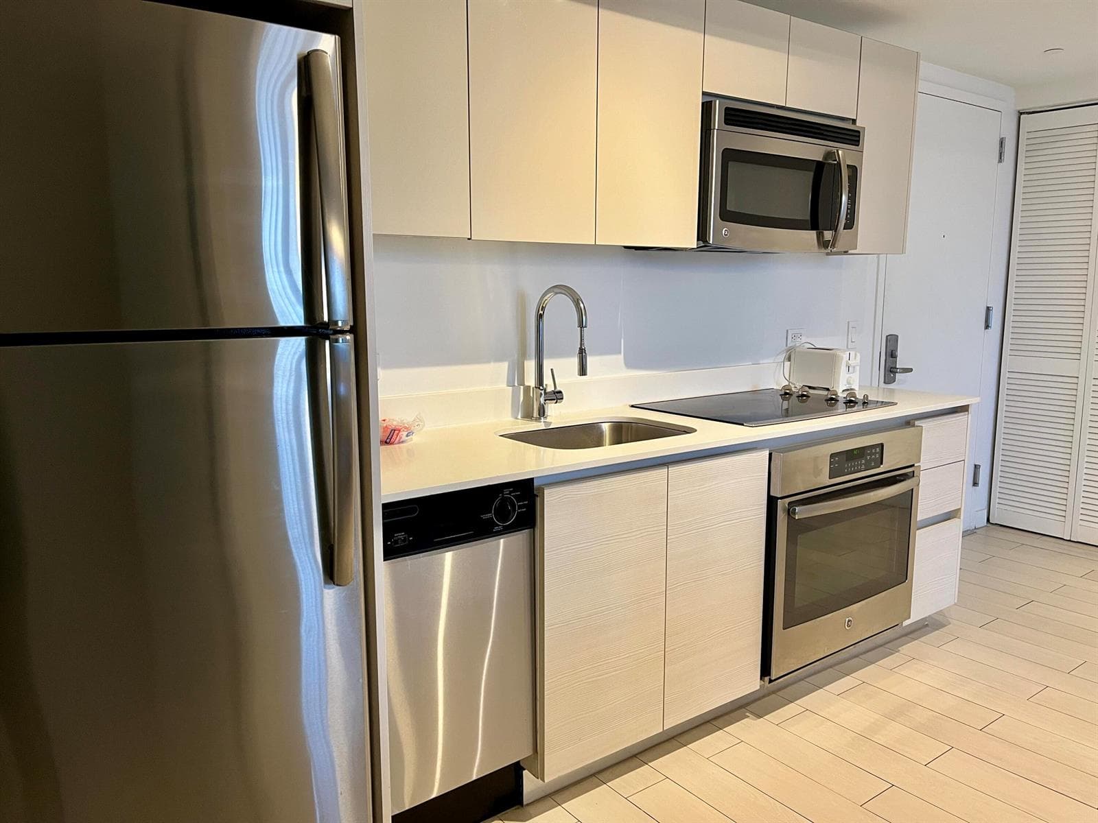 2602 E Hallandale Beach Boulevard R308 photo 8