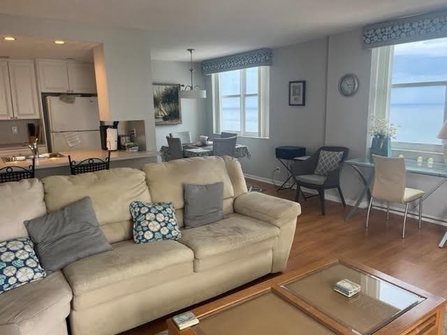 101 Briny Avenue 2402 photo 6