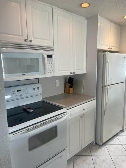 101 Briny Avenue 2402 photo 9