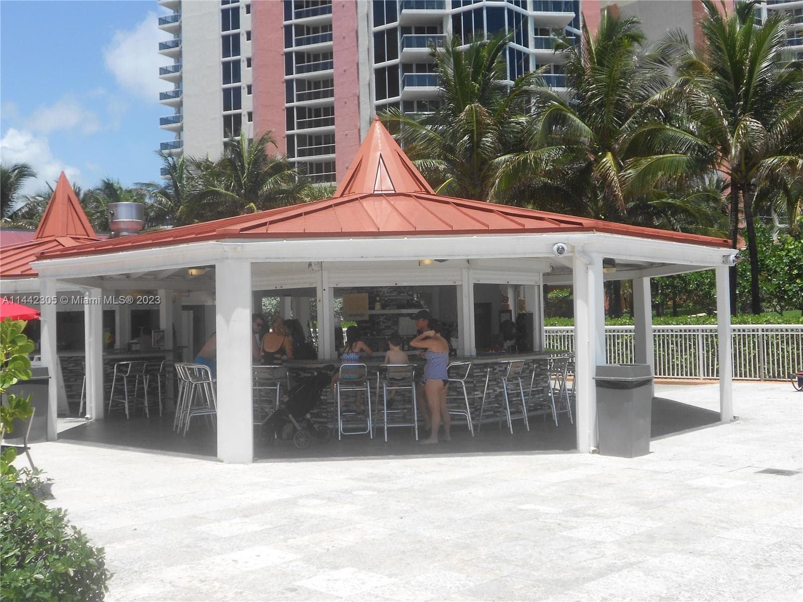 19201 Collins Ave 637 photo 4