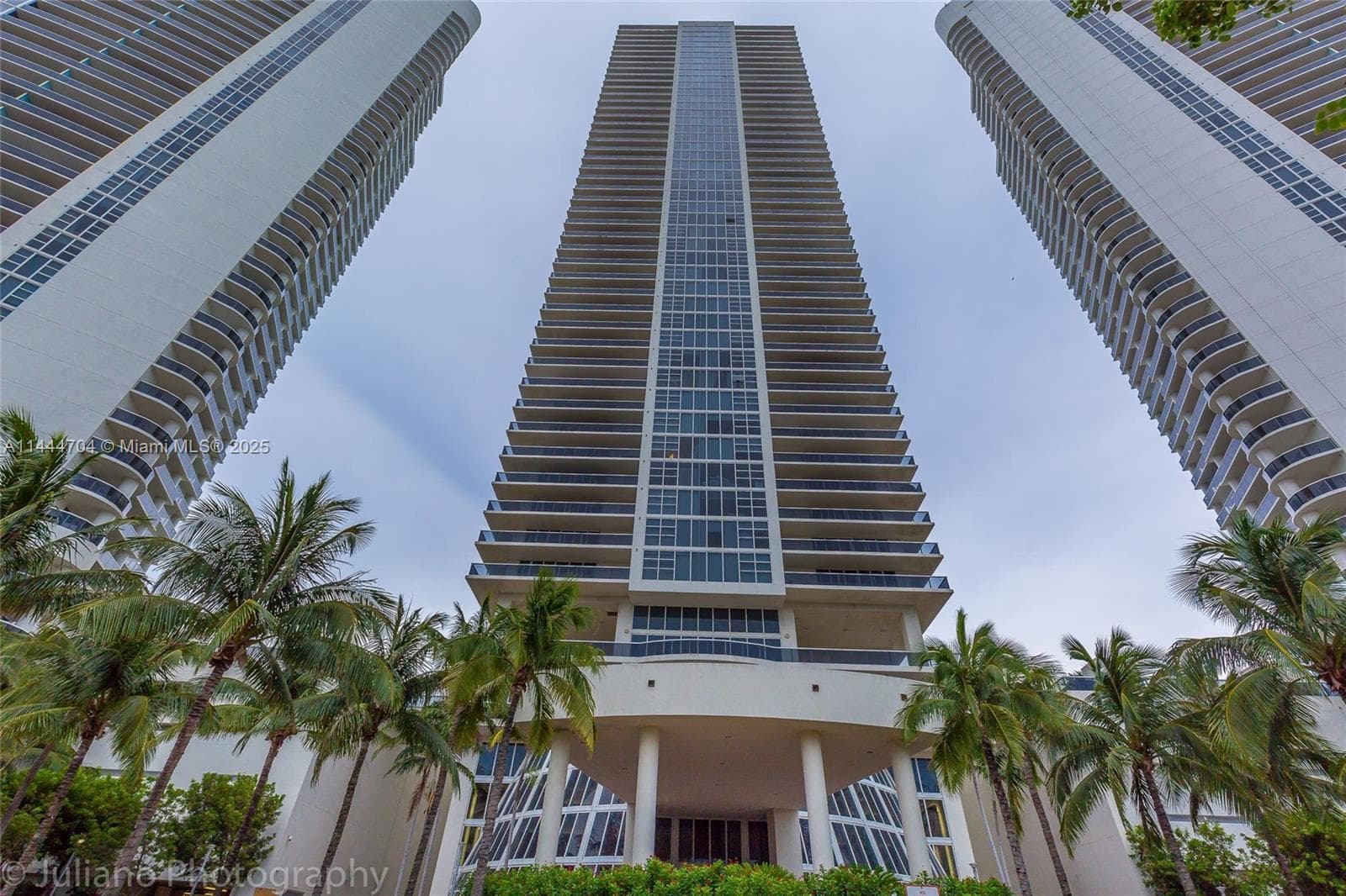 1830 S Ocean Dr 1107 photo 1