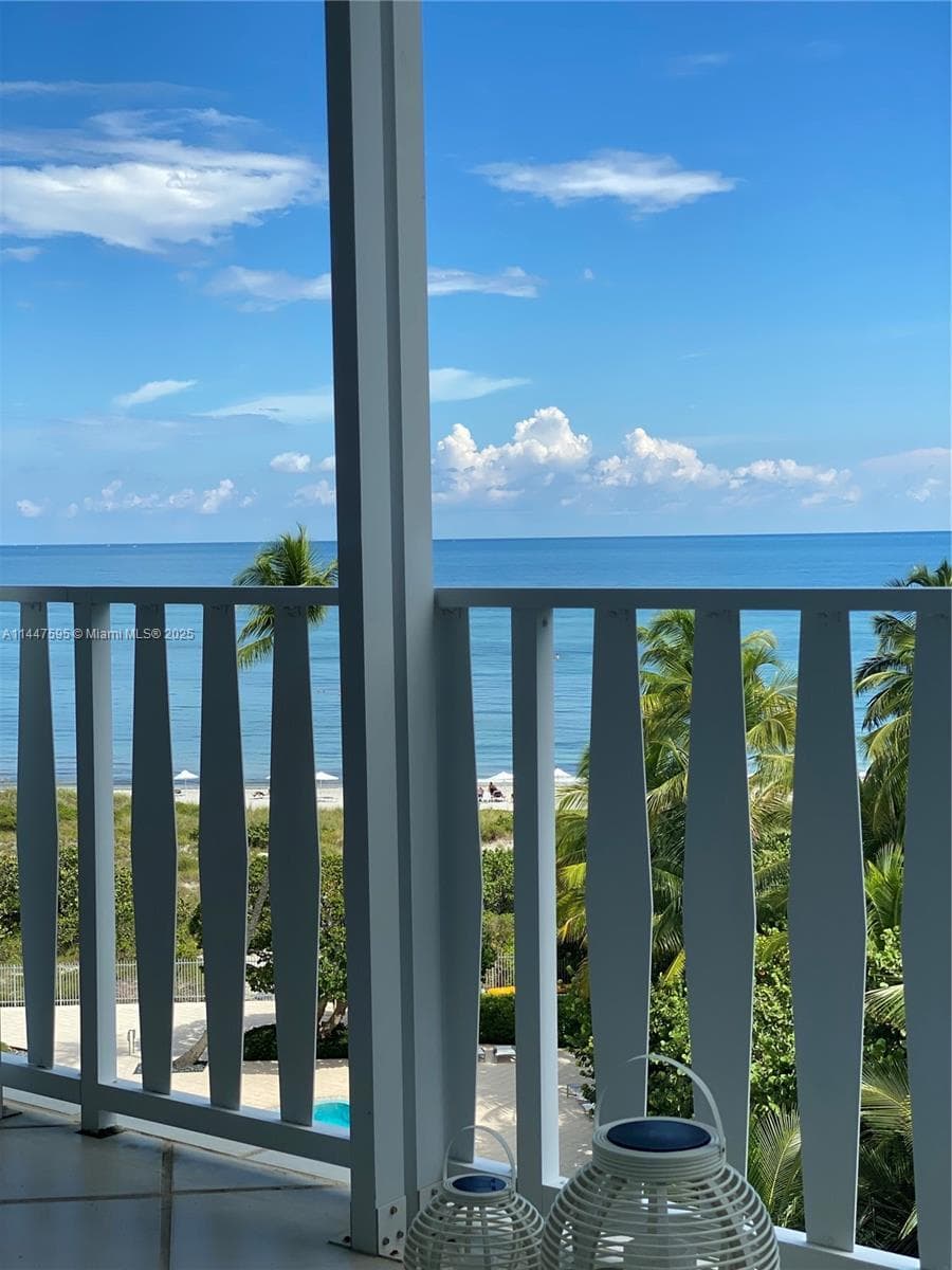 200 Ocean Lane Dr 706 photo 16