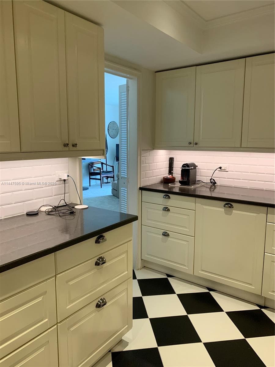 200 Ocean Lane Dr 706 photo 9