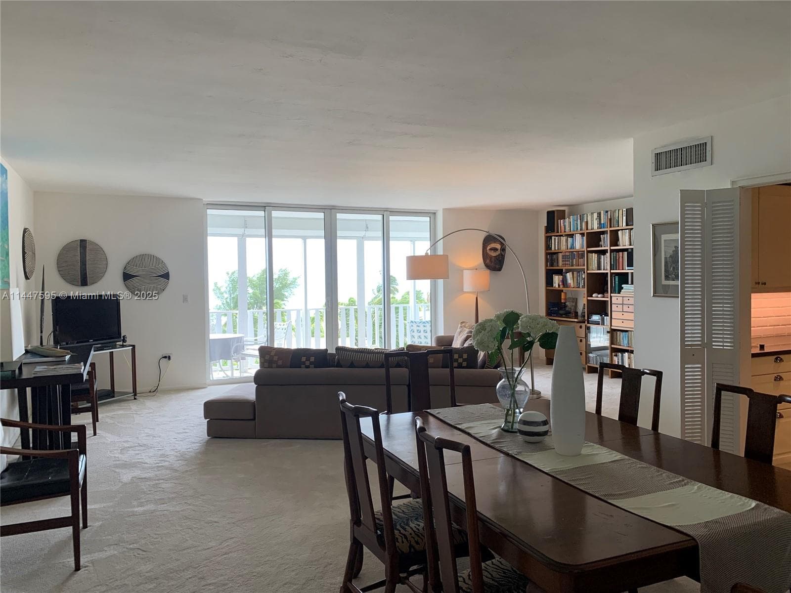 200 Ocean Lane Dr 706 photo 4