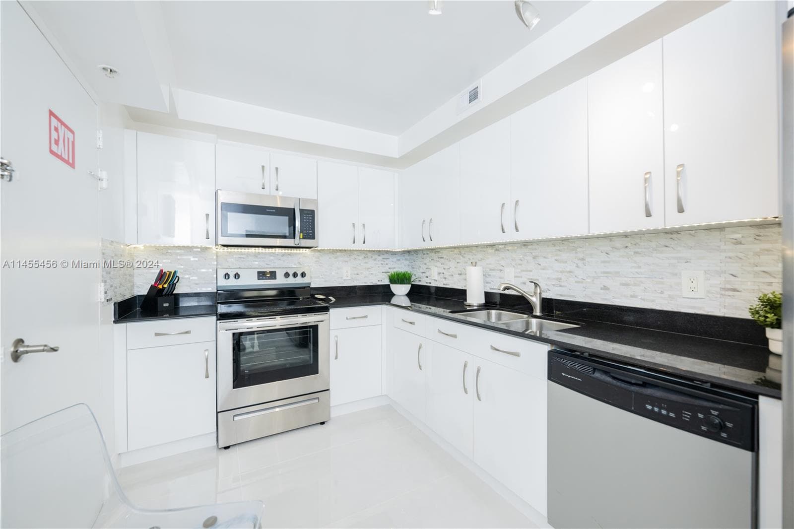 3801 S Ocean Dr 7O photo 17