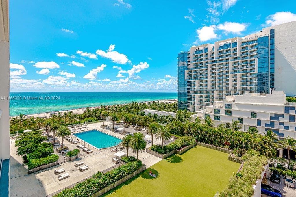 2301 Collins Ave 803 photo 2