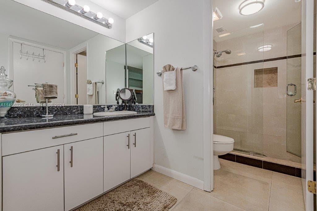 2301 Collins Ave 803 photo 22
