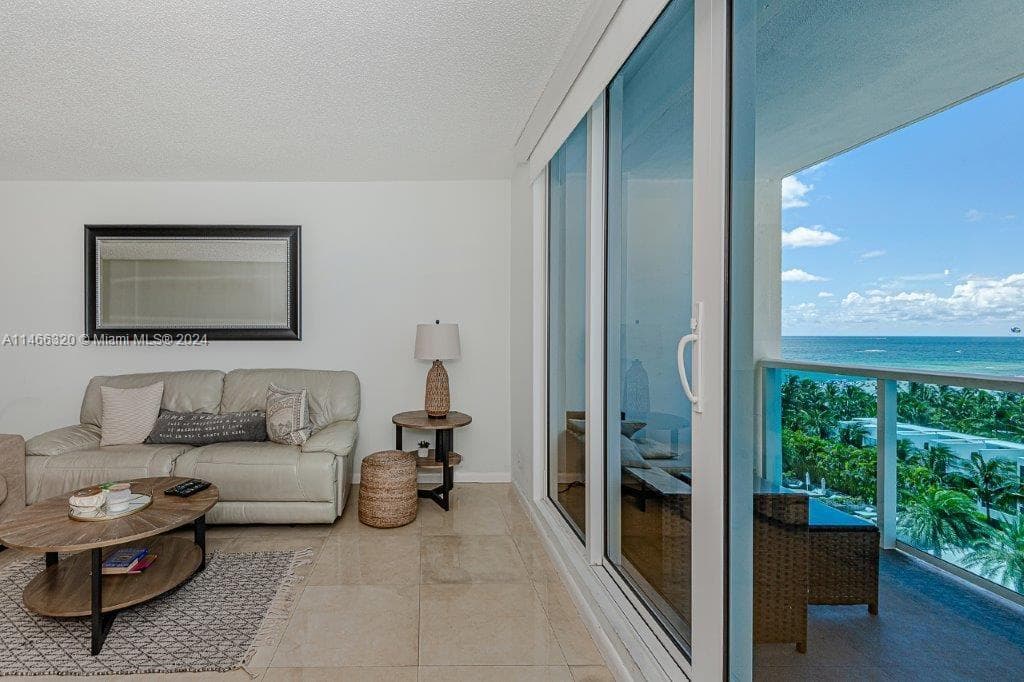 2301 Collins Ave 803 photo 5