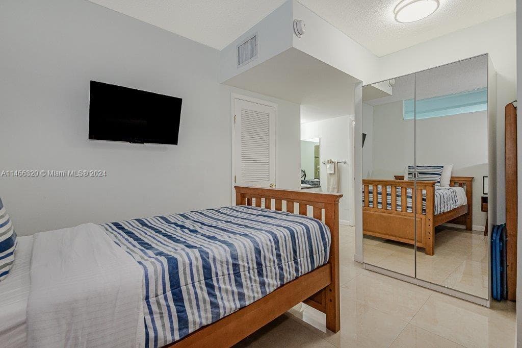 2301 Collins Ave 803 photo 14