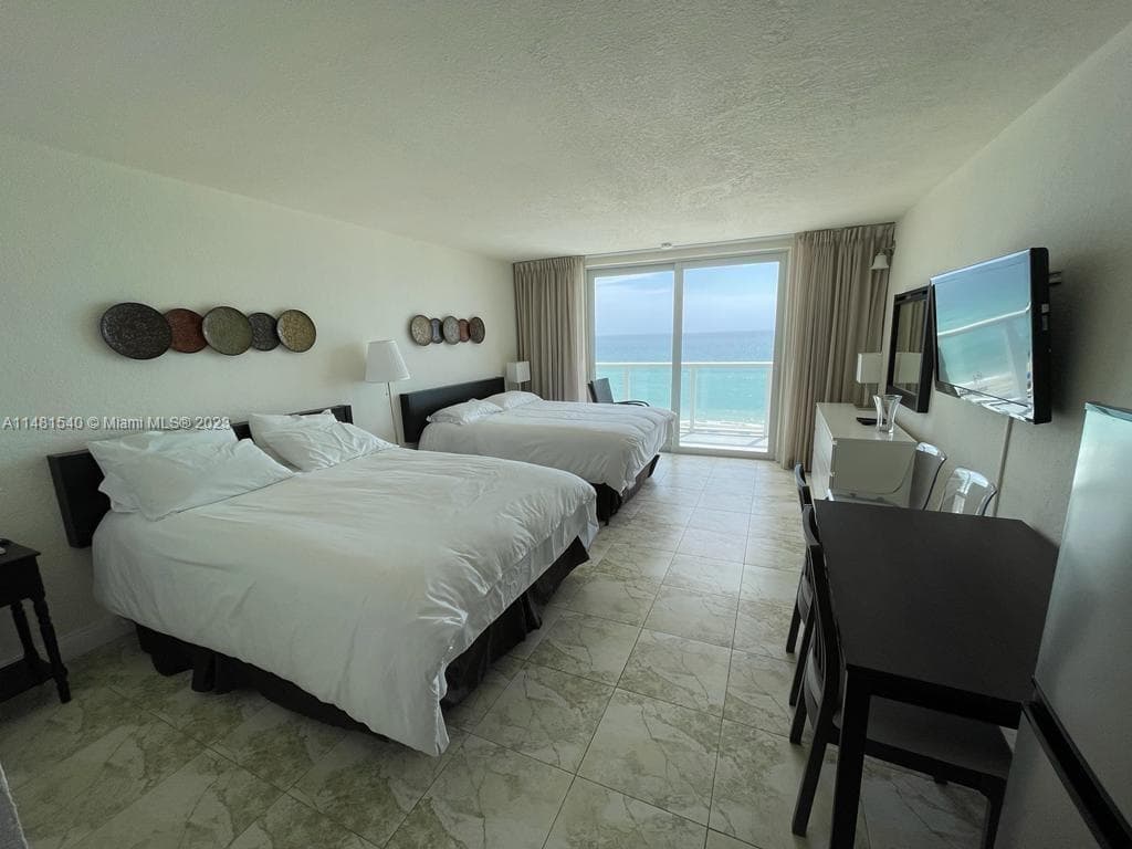 19201 Collins Ave 411 photo 3