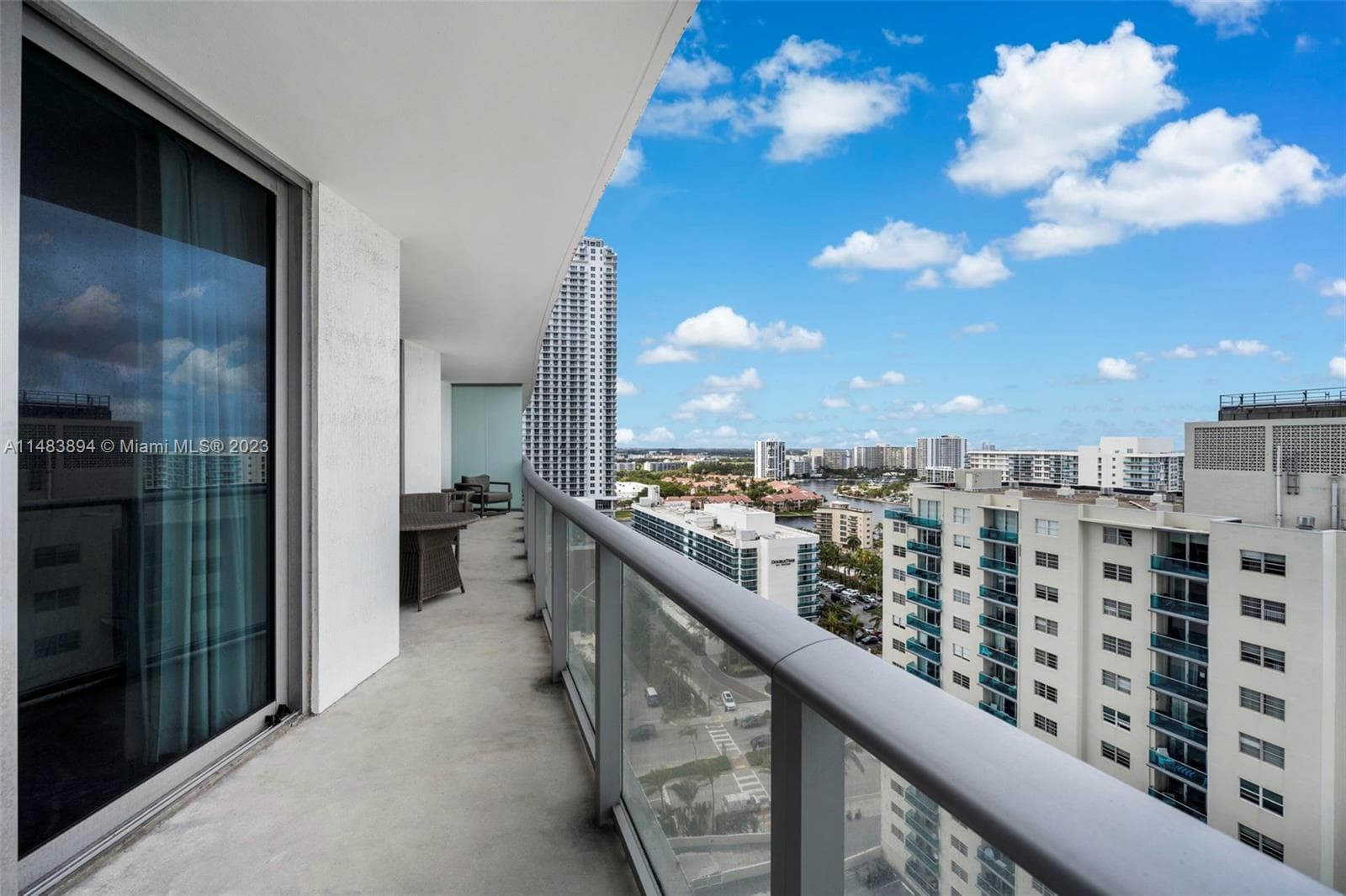 4111 Ocean Dr 1406 photo 20