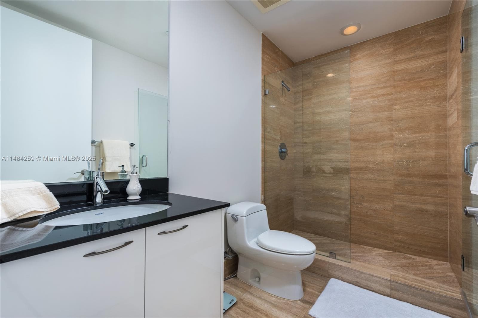 15811 Collins Ave 1702 photo 17